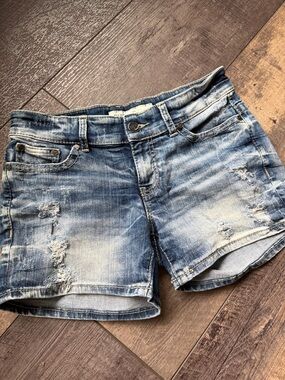Buckle Distressed Light Blue Denim Shorts